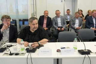 ČT dál napíná koncesionáře, zda zaplatí škody místo radních. Podle senátorky není nač čekat - Novinky