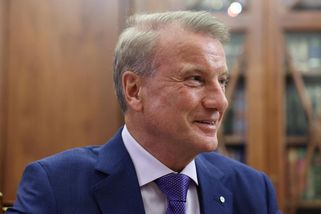 V Rusku se propadá trh s úvěry, přiznal Putinovi šéf Sberbank - Novinky