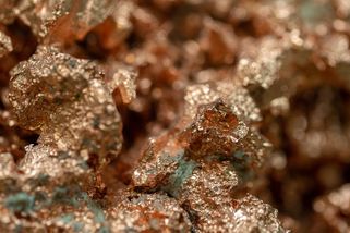 Měď zdražuje. Pro „zelený život“ je jí třeba stále víc - Novinky