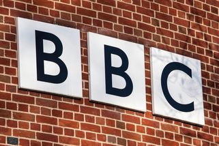 BBC v ohni. Zmanipulovaný Trumpův projev i šíření lží Hamásu spustily obří skandál