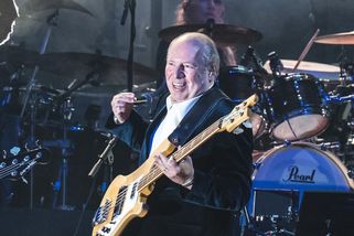 NAŽIVO: Jako gladiátor s kytarou. Hans Zimmer udělal z filmové hudby strhující show