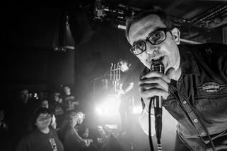 „Jsme dobrý gang.“ Jak se čeští rockeři s nevhodným názvem vrátili na scénu - Seznam Zprávy