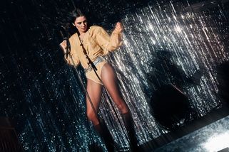 Recenze: Potkali se na internetovém fóru. Dnes Wolf Alice zaplní Lucernu - Seznam Zprávy