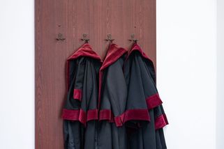 Soud potrestal tři lidi a firmu v kauze zakázek pro Ministerstvo obrany - Seznam Zprávy