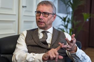 Ministr Dvořák: Výdaje na obranu by se měly zvýšit za cenu vyšších daní - Novinky