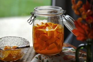 Retro recept: kompot z dýně jako ananas. Babičky dávaly tresť, vy použijte ananasový džus - Proženy.cz