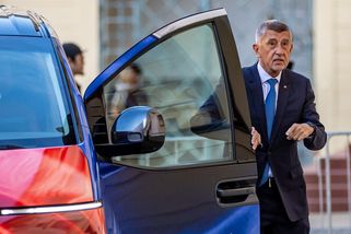 Babiš dorazil na Hrad, s prezidentem Pavlem jedná...