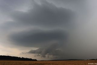 Část Česka zasáhnou silné bouřky, hrozí supercela - Novinky