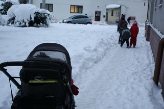 Bezohledné mámy na rodičovské dovolené okupují školky - Médium.cz