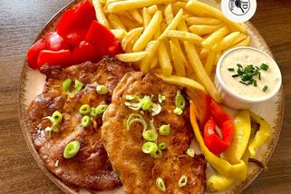 Vepřové maso v těstíčku s domácí tatarkou a hranolkami