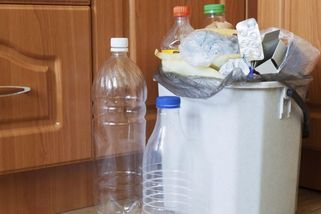 Koš vynášíme jen 1krát týdně. Objevila jsem totiž způsob, jak eliminovat všechen zápach. Stačí použít 1 věc z koupelny