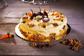 Dan (41): „Umíš jen blafy“, shodila mě tchyně na oslavě. Za hodinu se chlubila kupovaným dortem - Médium.cz