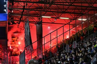 Policie vyšetřuje řádění fanoušků Slavie jako trestný čin - Sport.cz