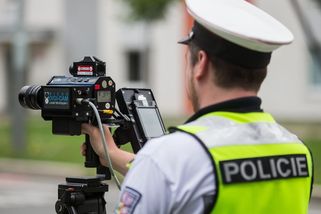 Měření rychlosti městskou policií - bude zrušeno? Nebo přispívá k bezpečnosti v obci? - Médium.cz