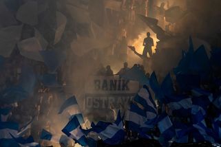 Skandální chování fanoušků Baníku. Mávání pěstmi, došlo na výhružky, píší v Polsku - Sport.cz