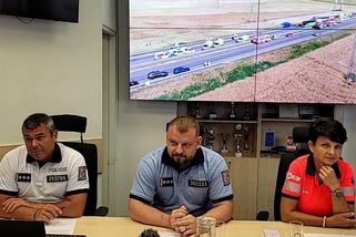 Únava řidiče z horka? Policisté řeší příčinu tragické srážky autobusů - Novinky