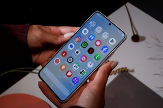 IFA 2025: Osekali vlajkovou loď, aby srazili cenovku. Samsung odhalil mobil podle fanoušků - Novinky