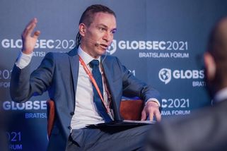 Piráti si v EU naběhli. Jejich návrh by poškodil Českou republiku, shodují se politici včetně koaličního partnera Pirátské strany - Mix24.cz