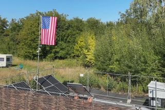 Chorály v nekonečné smyčce. Sousedské spory přerostly v „náboženský teror“ - Seznam Zprávy