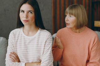 Moji rodiče nesnáší mého muže a já jsem jak mezi mlýnskými kameny. Jak z toho ven? - Proženy.cz