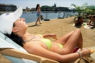 V dalším týdnů zasáhne vlnící se studená fronta, ukončí nepříjemná vedra. Meteoroložka určila, kdy se opět vrátí