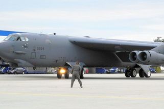 U Ostravy přistál americký bombardér B-52 - Novinky