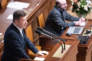 Komentář: Okamura si od Babiše koupil Sněmovnu. Bez odporu - Seznam Zprávy