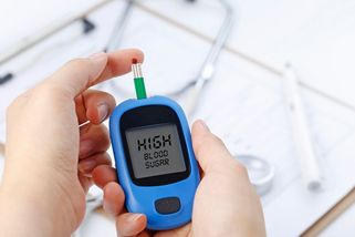 Byla jsem u léčitele, poradil mi 10 bylinek, které mi pomáhají s cukrem – možná pomůžou i vám - Médium.cz