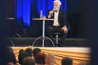 Ani zmínka o Rusku jako hrozbě, kritizoval Pavel Babišův vládní program - Novinky