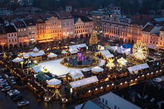 Kam zajít na svařák a trdelník? Termíny vánočních trhů napříč ČR