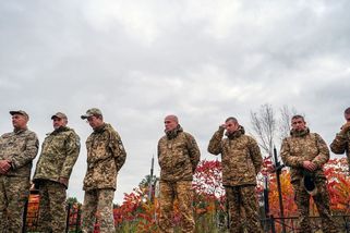 Zrada? Ukrajinští elitní vojáci přebírali medaile, Rusové je rozmetali iskanderem - Novinky