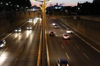 Německý kancléř: Udělám vše pro zrušení zákazu prodeje vozů se spalovacími motory