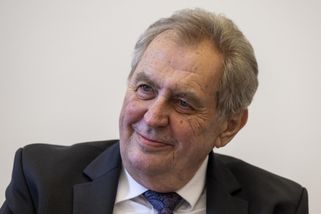Zeman oslaví 80. narozeniny v Hluboké nad Vltavou, přijedou zahraniční politici