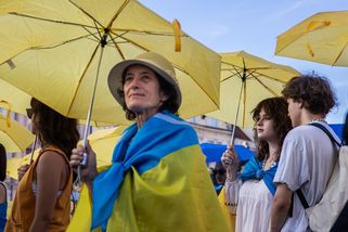 Ukrajinky ke strojům. Muže na frontě nahrazují ve firmách ženy - Seznam Zprávy