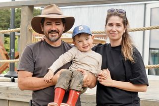 Překvapivé zákulisí Farmy Vojty Kotka: Místní práskli, jak se herec chová po vypnutí kamer – eXtra.cz