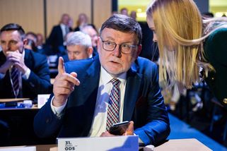 Stanjura má v rozpočtu další díru, naplánoval až moc peněz z povolenek - Seznam Zprávy