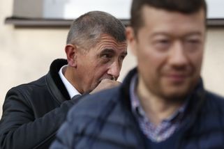 Babiš hodil SPD přes palubu a mezi okamurovci zavl...