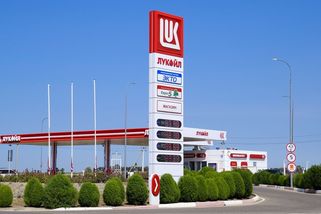 V Rusku dochází benzín. Některé čerpací stanice jsou již zcela na suchu - Novinky