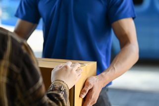 Trik s balíčky na dobírku podfukářům vychází. Lidé platí, i když si nic neobjednali - Novinky