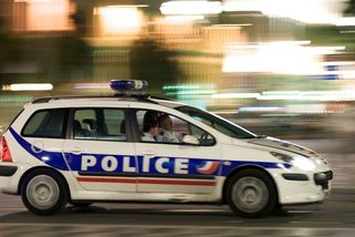 Unesenou ženu nucenou v Paříži k prostituci zachránil její klient. Po zaplacení zalarmoval policii - Novinky