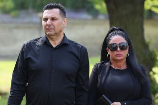 Trenér Vladimír Růžička musí manželku milovat: Královna filtrů pózuje na kapotě luxusní káry za 1,5 mega - Super.cz