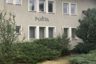 Poštovní doručovatelka nešla s důchodem, senior v obavě o její život zalarmoval strážníky - Novinky