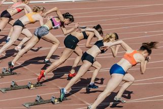 Somálská běžkyně byla tak pomalá, že se nevešla do záběru. Za ostudu budou padat hlavy - Novinky