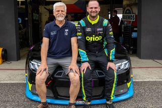 Prezident Petr Pavel si vyzkoušel jízdu v NASCAR - Sport.cz