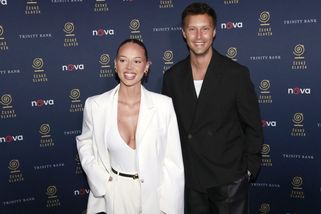 Dvakrát byly obří vnady hvězdy Love Islandu pod kudlou plastického chirurga.Vystavila je v topu s výstřihem až k pupíku!