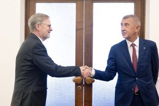Politický diář Jany Havligerové: Kdo je tady blázen – Fiala, Babiš, nebo politici vůbec?
