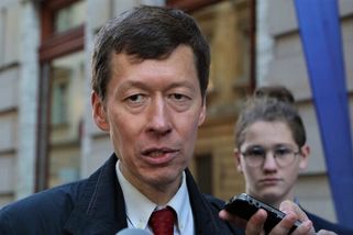 Bratr, který zlomil ticho. Hayato Okamura ve Sněmovně varoval celou českou politiku před tím, kam až jsme ochotni zajít