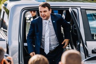 „Proč ji neodtahují za vlasy?“ Macinka na sítích útočí na „zelené teroristy“ - Seznam Zprávy