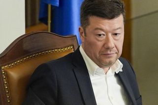 Tomio Okamura odstartoval závod ve vyvěšování vlajek