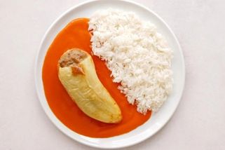 Rajská omáčka s plněnými paprikami